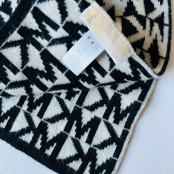 MICHAEL MICHAEL KORS Women's Monogramed Scarf NWOT - Picture 3 of 4